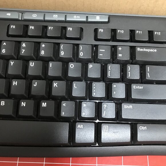 Logitech Wireless Keyboard & Mouse Combo - Picture 4 of 13